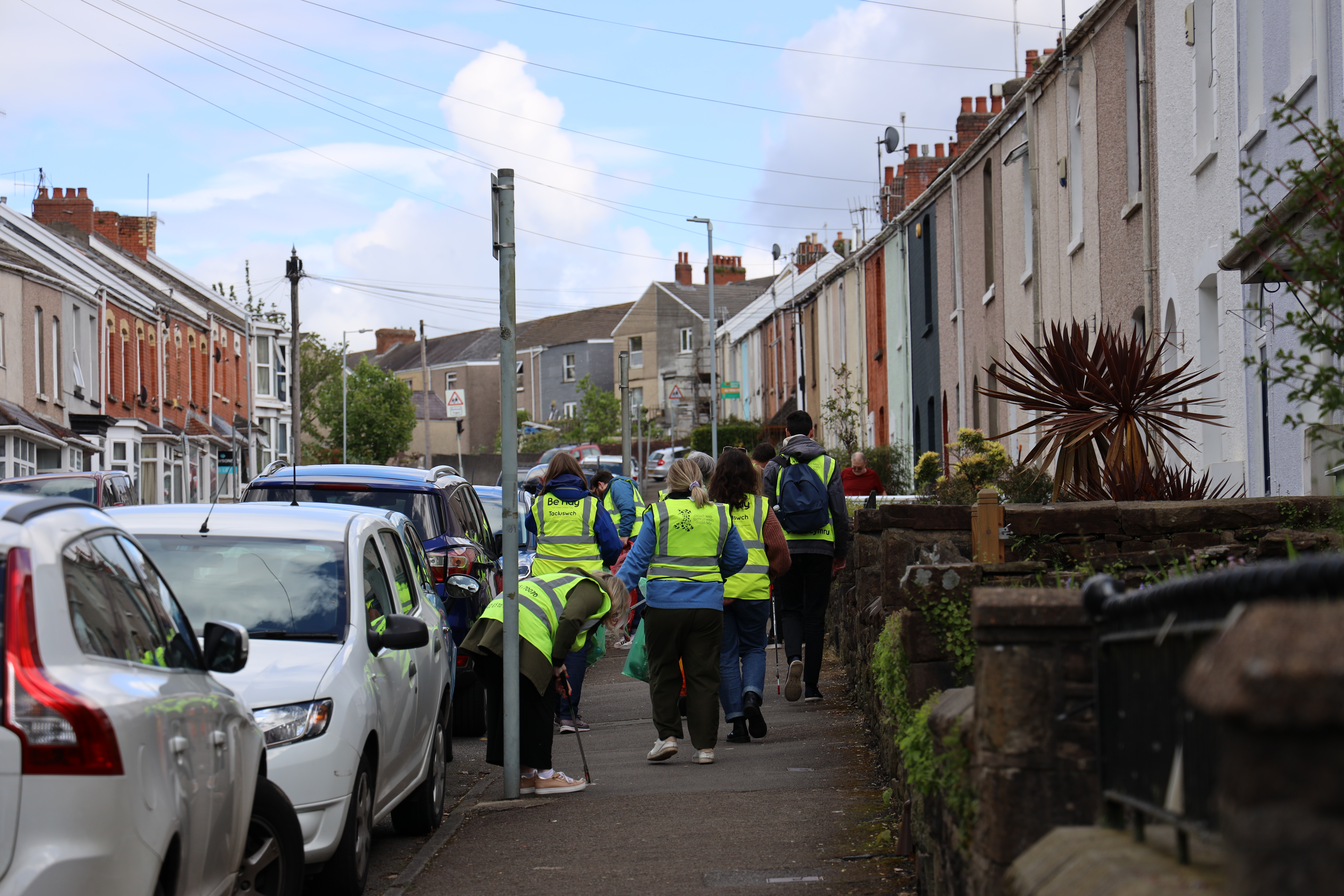 Staff and students head into Brynmill to carry out the litter pick