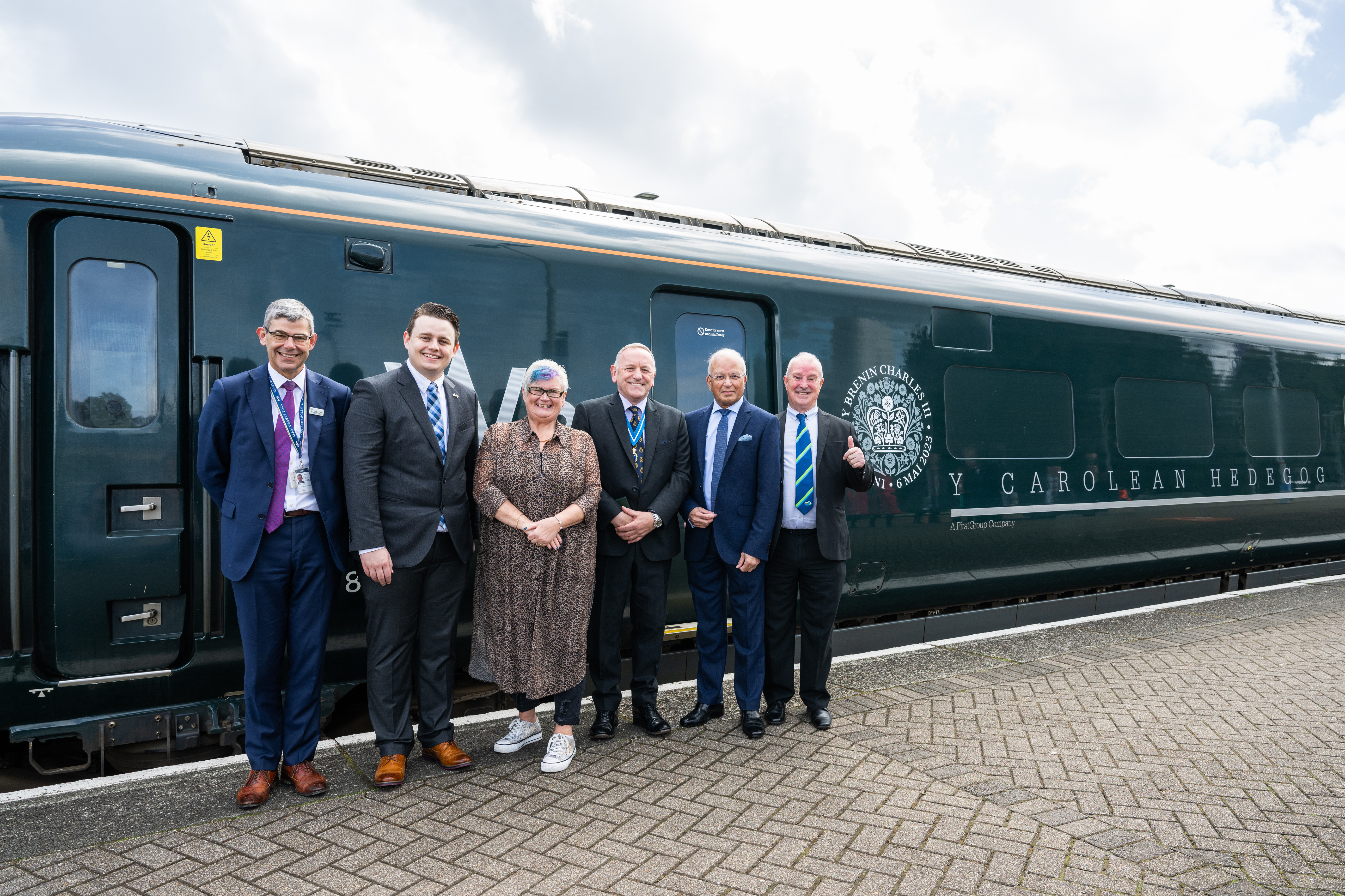 Great Western Railway added vinyls to celebrate the Coronation of King Charles III live at London Paddington this morning which was then unveiled in front of dignatories. (Image: GWR)
