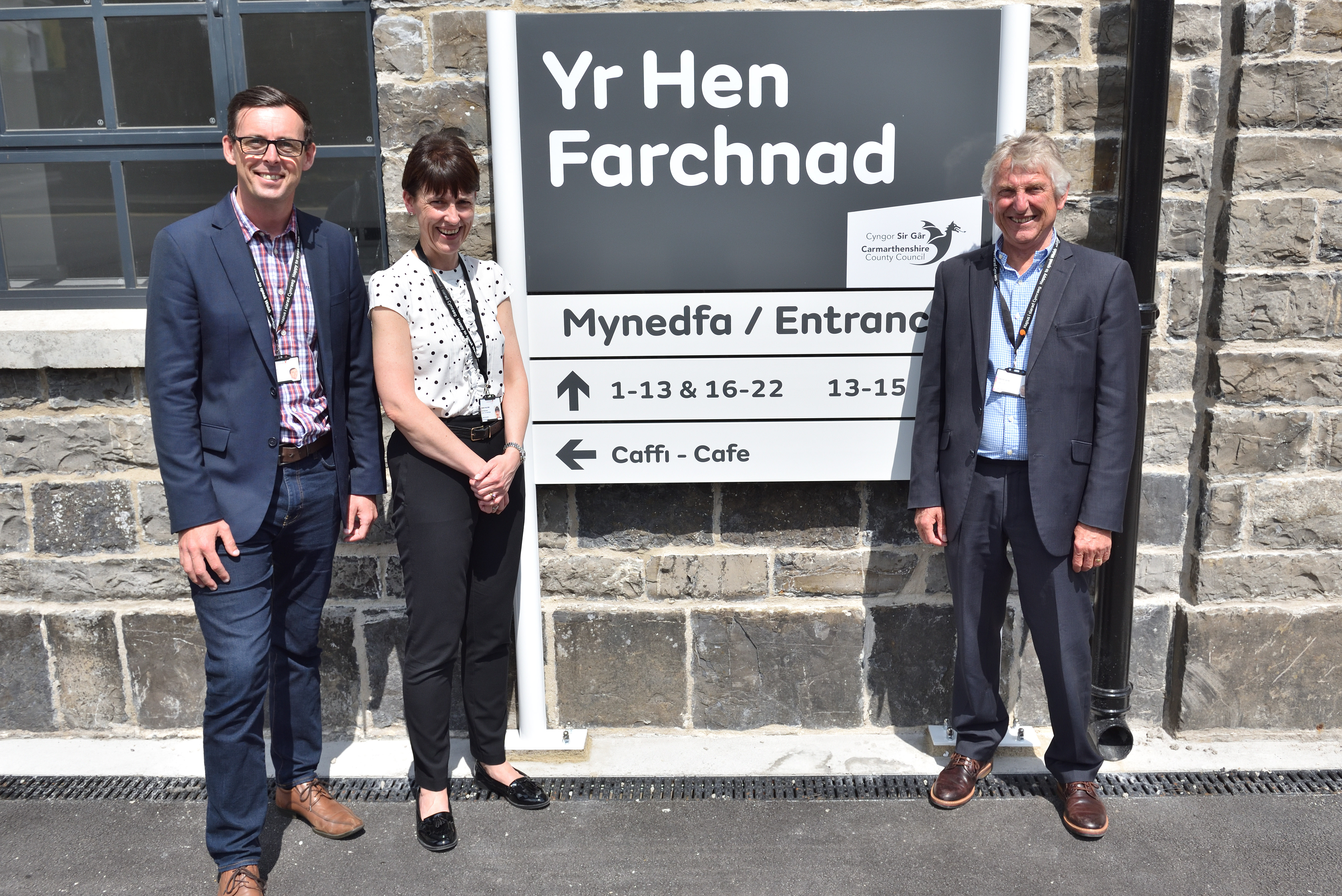 Carmarthenshire Council Leader, Cllr Darren Price, Carmarthenshire Council Chief Executive, Wendy Walters and Cabinet Member for Regeneration, Leisure, Culture and Tourism, Cllr Graeth John at the opening of Llandeilo Market Hall