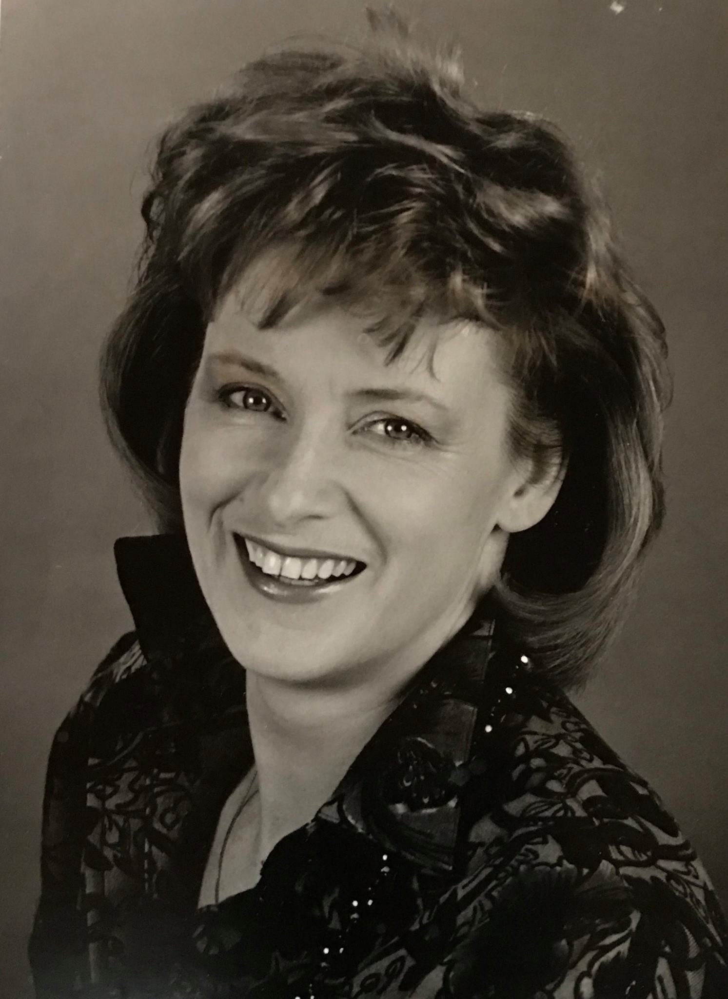 Lynne in her late 30s in early days of Solo