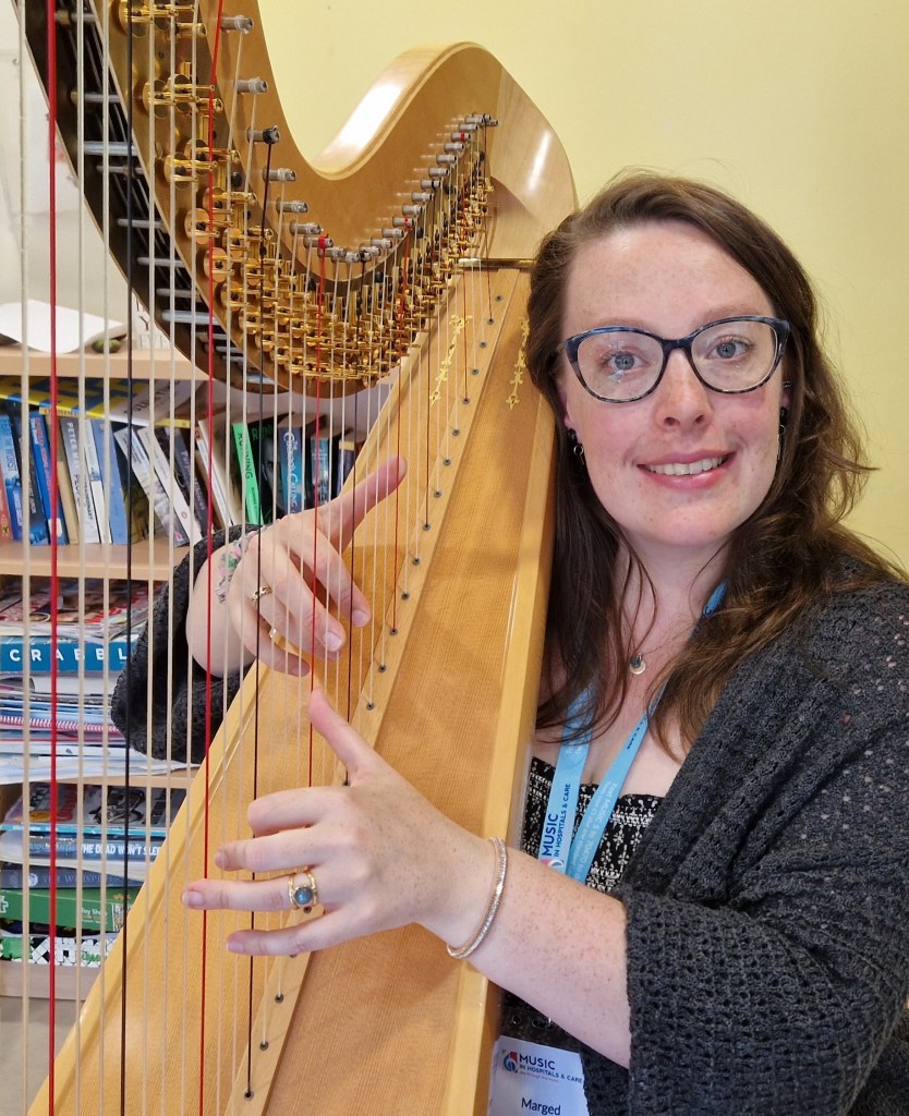 Harpist, Marged Hall