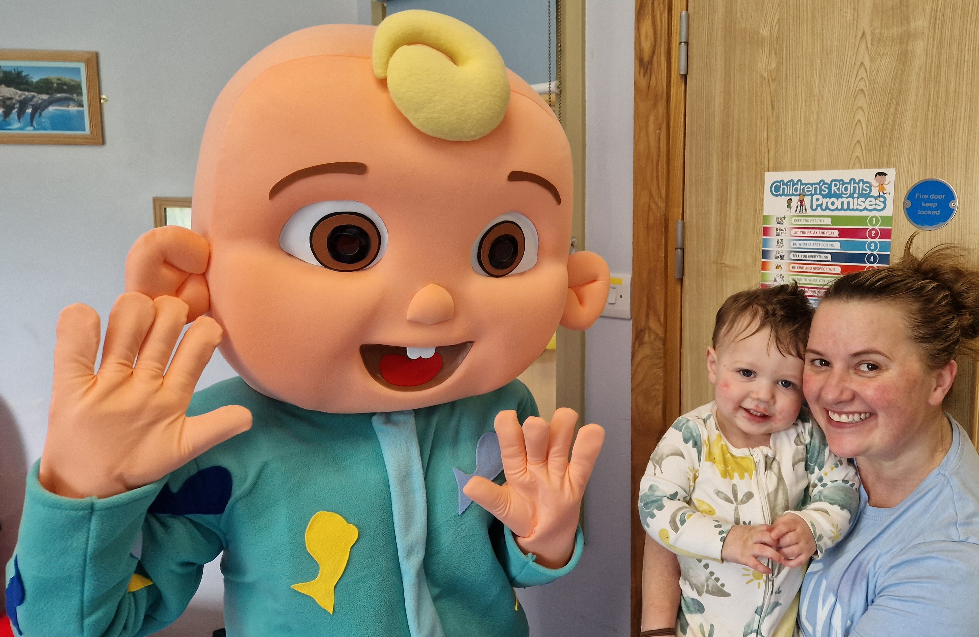 Kelly Vemkaih, mother of 14 months old Miles, appreciated the visit of JJ.