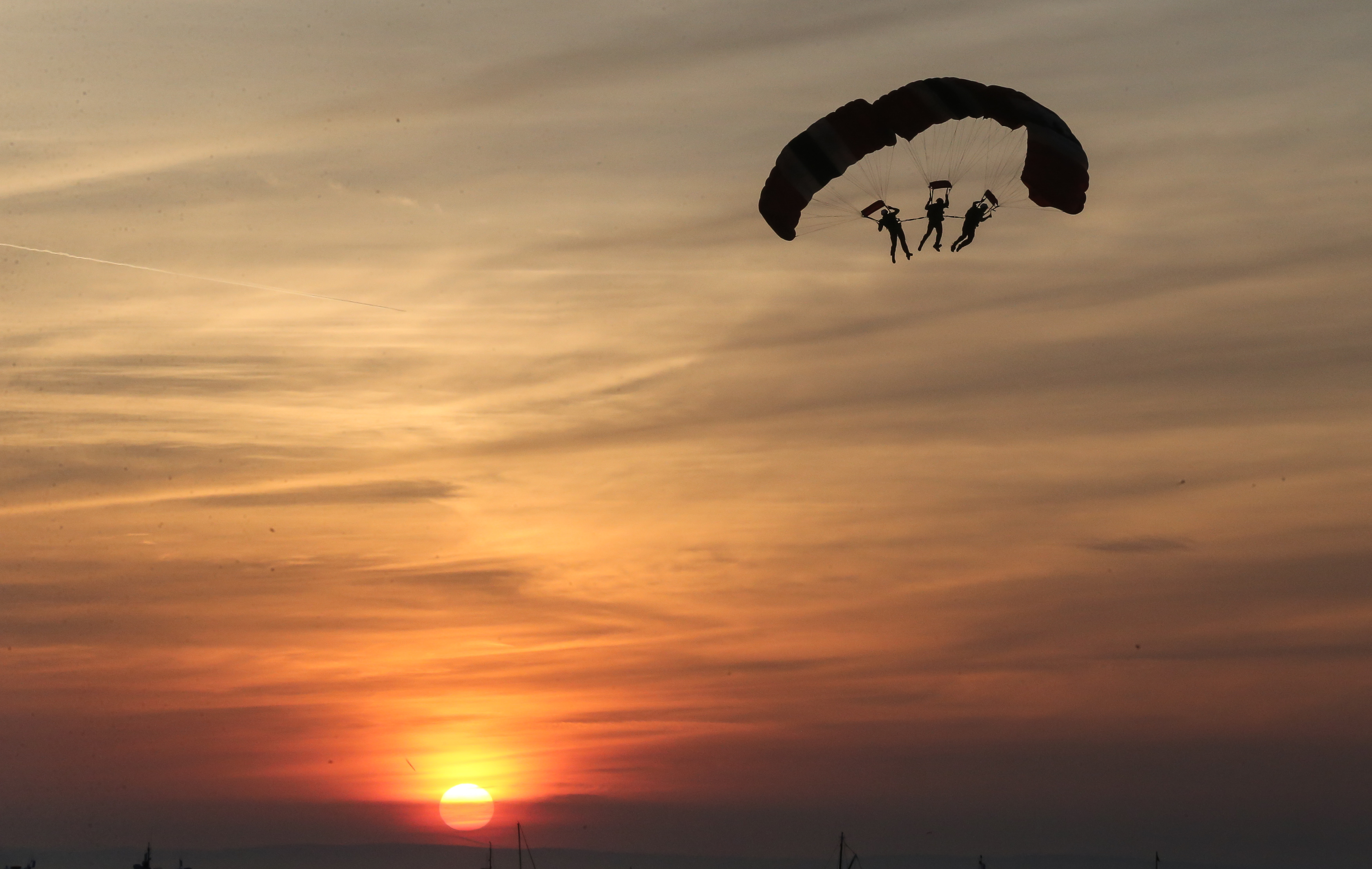 Army Red Devils drop in on IRONMAN Wales in Tenby