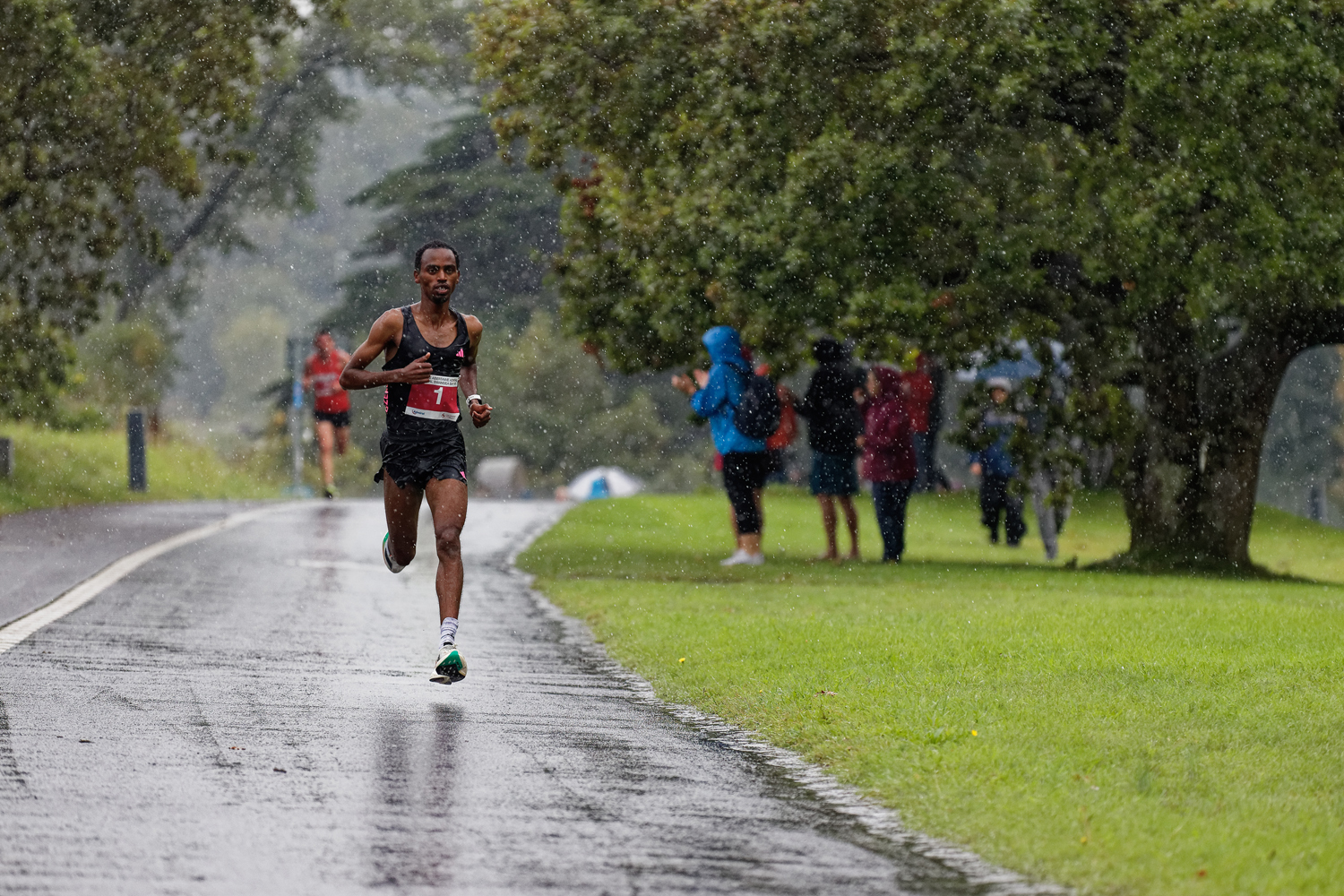 Kadar Omar won the 10k with a time of 29 min 44 sec