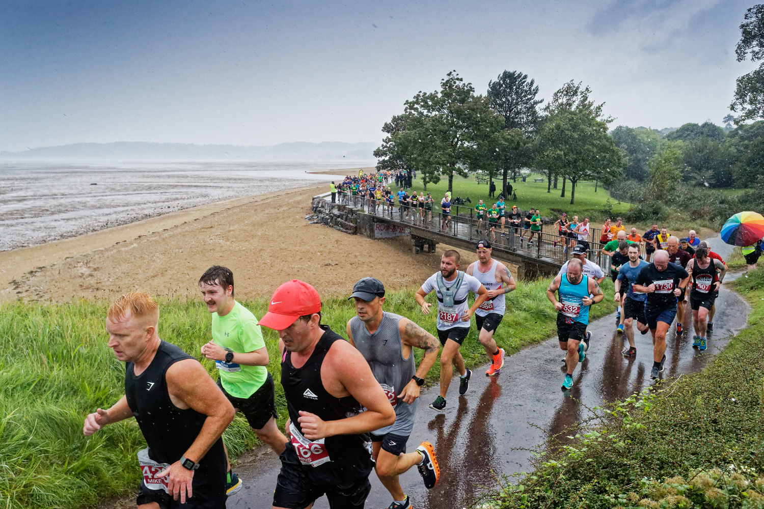 Action from the 2023 Admiral Swansea Bay 10k