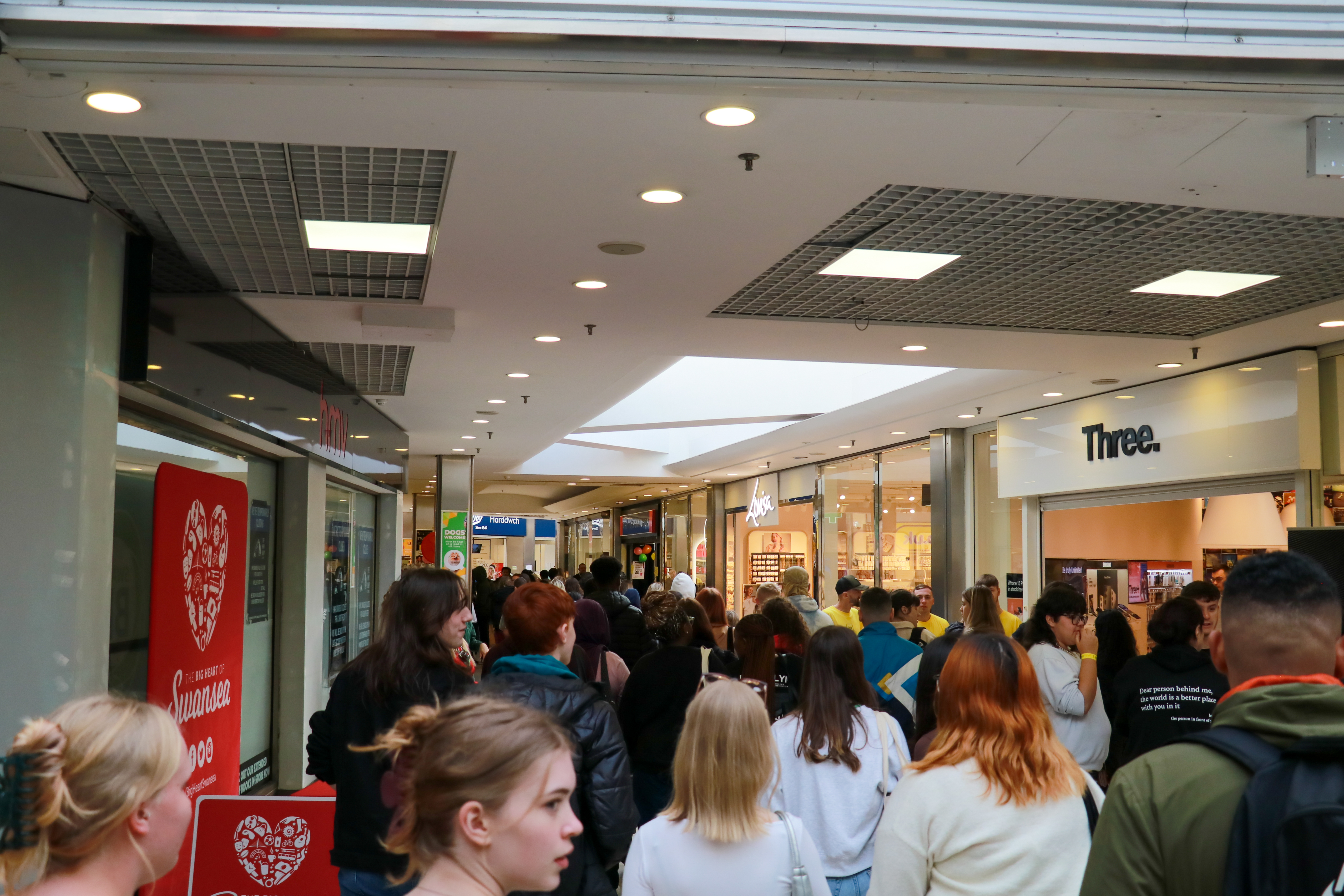 Thousands of students gave businesses a boost during the annual student shopping night