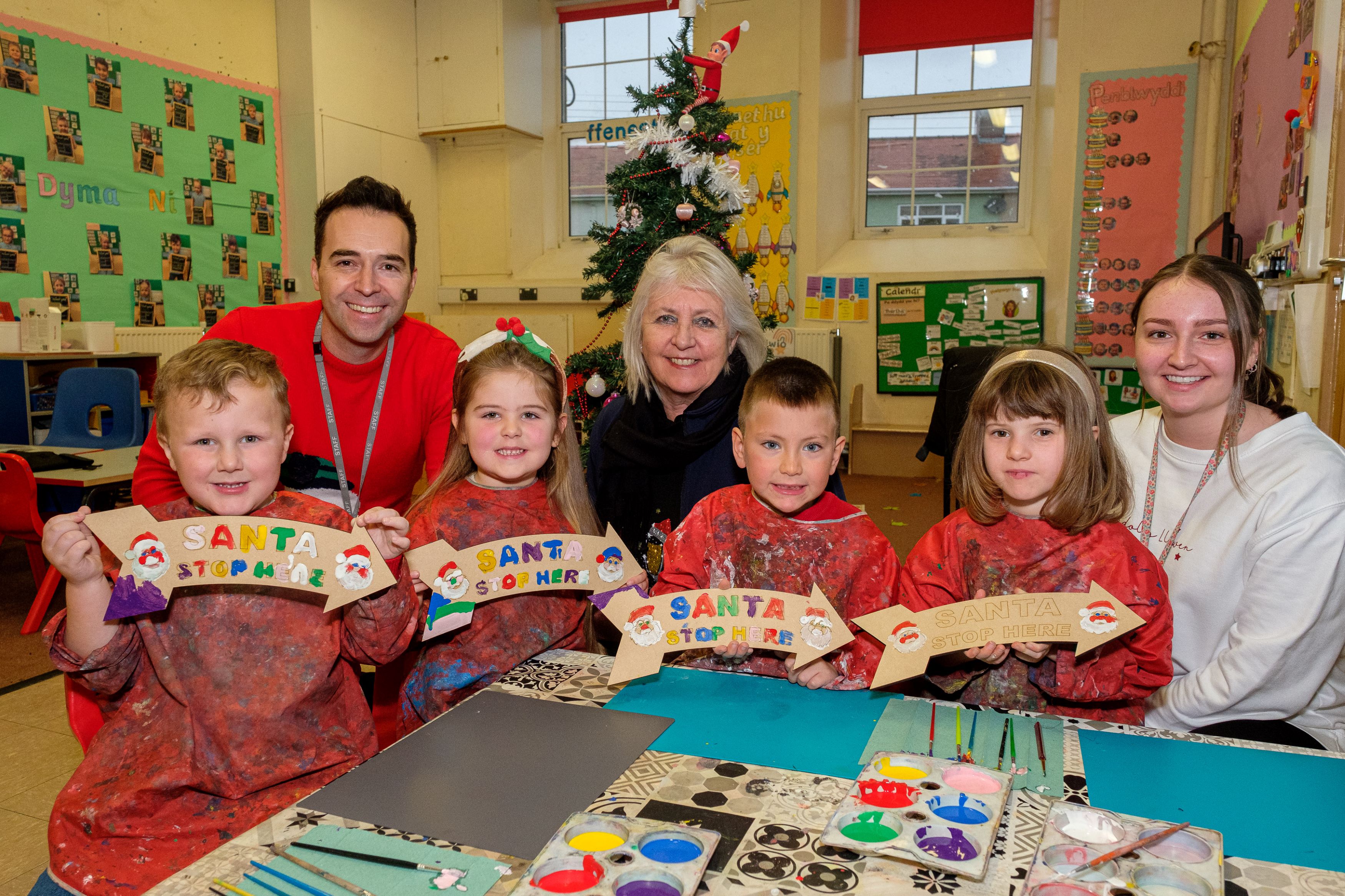 Ysgol Gymraeg Gwenllian Santa Signs