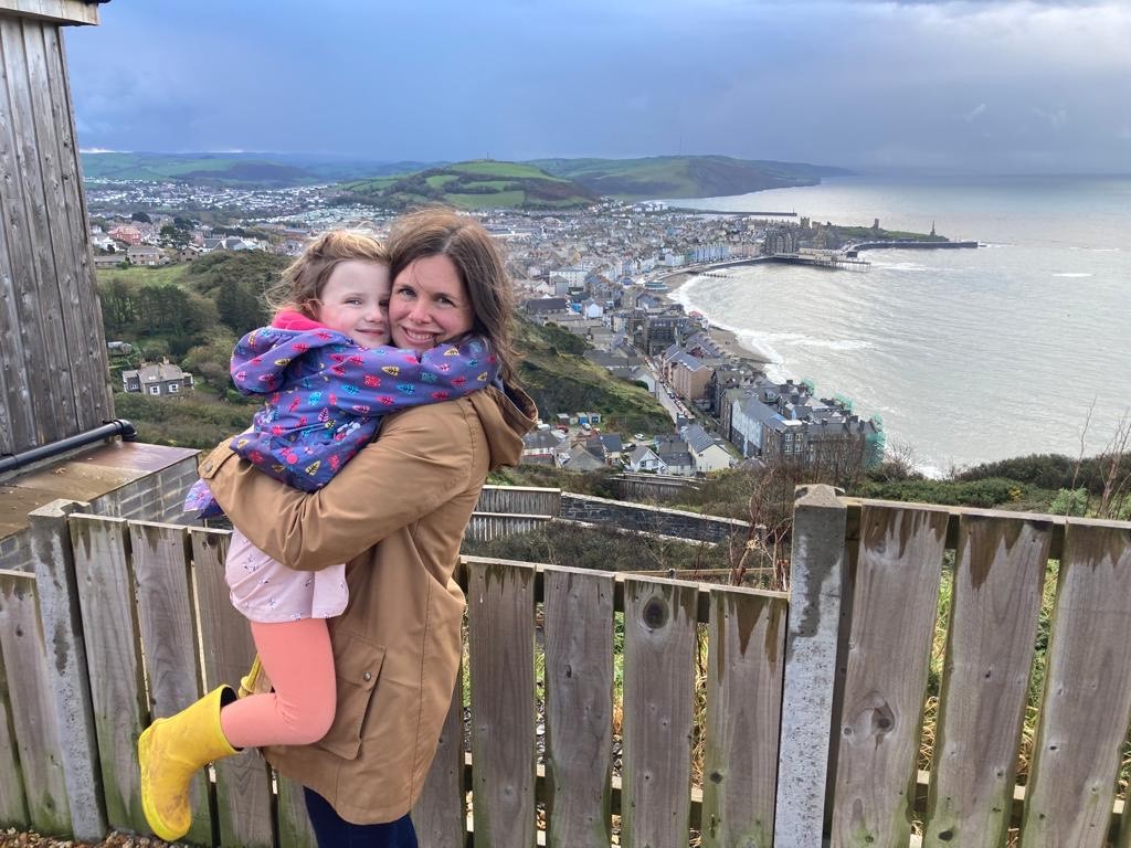 Jo with her daughter who is now 5-yrears-old and doing fine