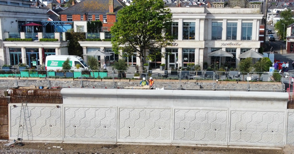 Mumbles seawall under construction