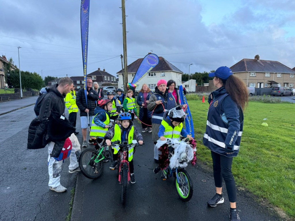 Children from Penyrheol Primary School