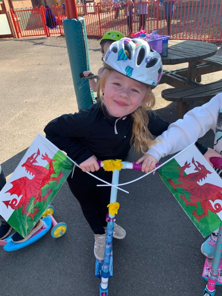 Children from Penyrheol Primary School