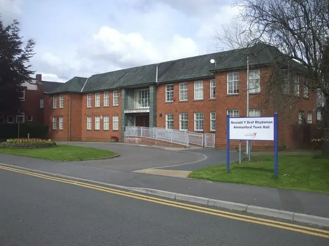 Ammanford Town Hall (Image: John Lord / CC BY-SA 2.0)