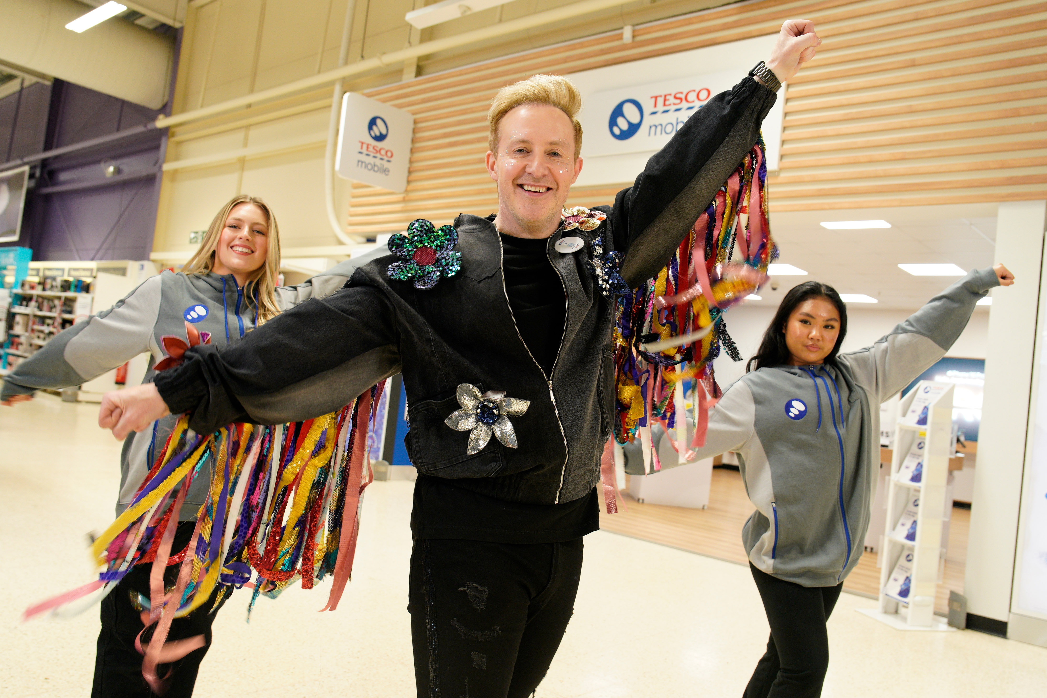 Ian ‘H’ Watkins from Steps partners with Tesco Mobile to launch its ‘5, 6, 7 Freeze' campaign