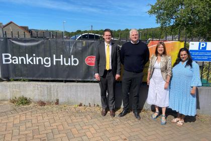 David Chadwick MP, Nick from the banking hub, Jane Dodds MS and Ams from Old Temp Fish Bar