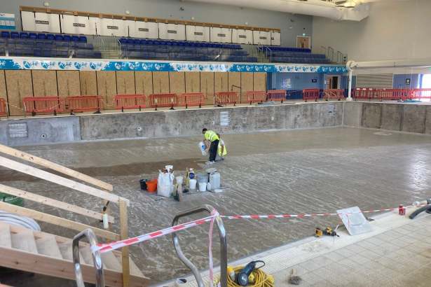Work being carried out at Carmarthen Leisure Centre swimming pools