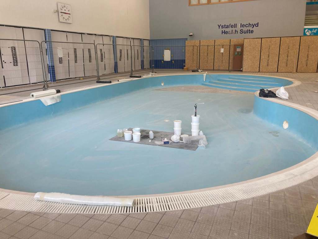 Work being carried out at Carmarthen Leisure Centre swimming pools