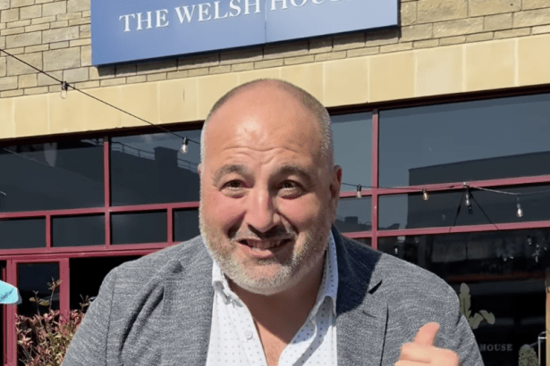 Wynne Evans outside The Welsh House in Carmarthen