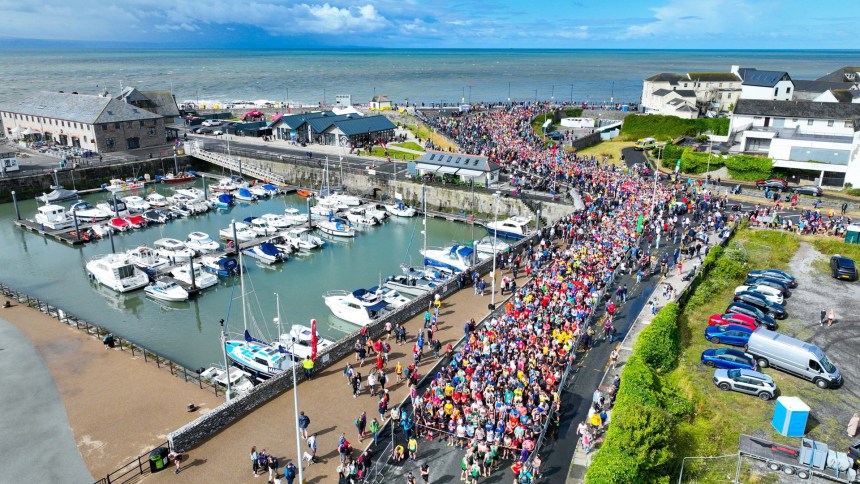Runners at the starting point of the Porthcawl 10K in 2024.