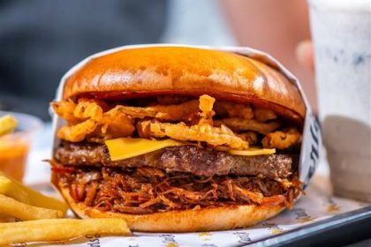 Carl's Jr burger