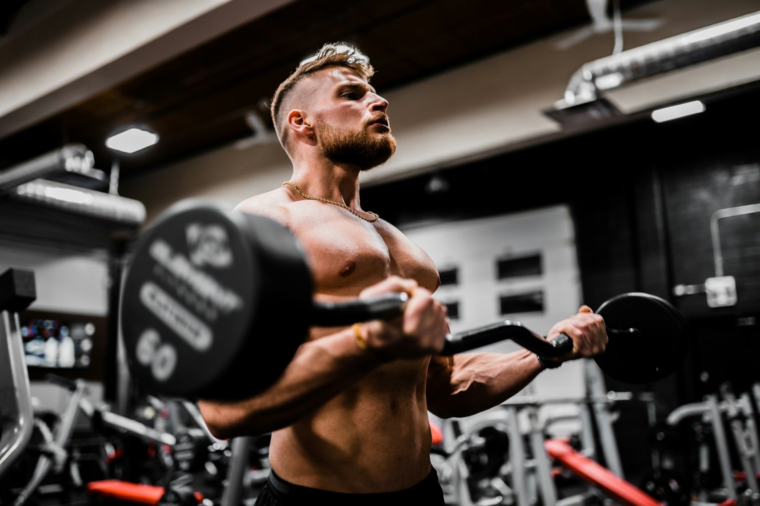 Bodybuilder and online coach @Crowtersix working out at a gym! Instagram: @VisualsByRoyalZ