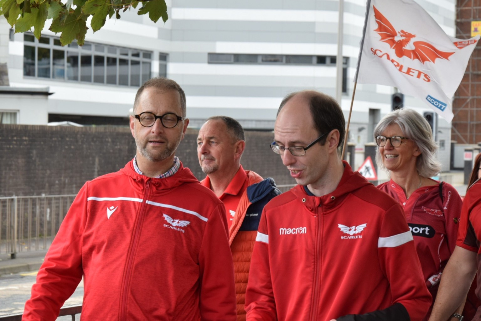 Crossing the road at Swanfield Place
