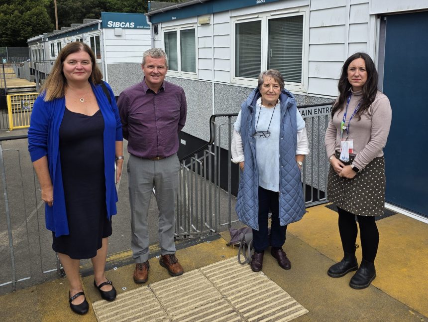 Plaid Cymru MS Sioned Williams pictured with school leaders and Cllr Rosalyn Davies at Godre’r Graig Primary School’s temporary site in Pontardawe, September 2025.