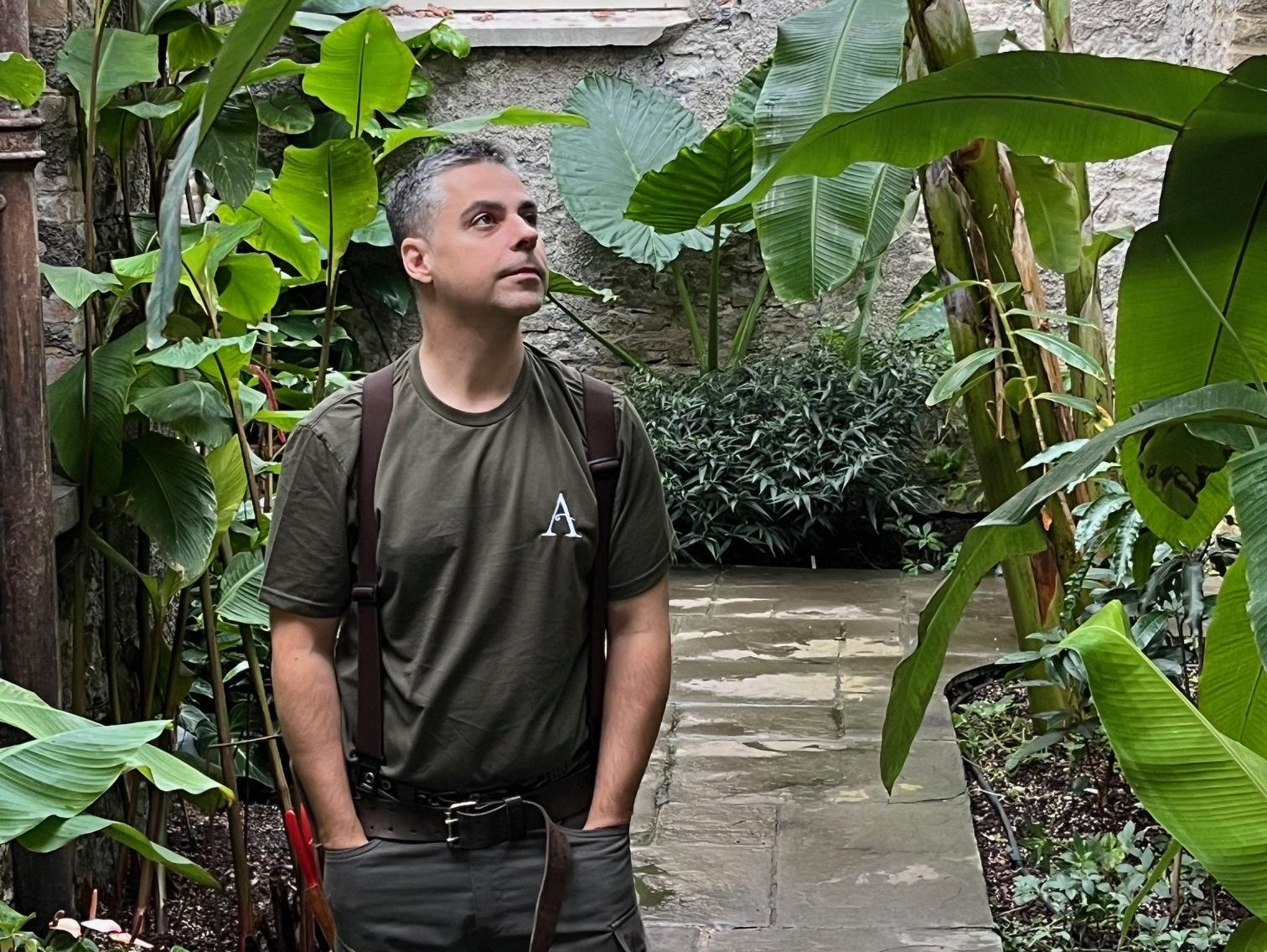 Swansea student digs in as Aberglasney unveils new bursary recruits