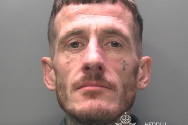 Custody photograph of Nicky Barratt, 26, from Waun Wen, who has been sentenced to five months in jail for multiple shop thefts from Swansea convenience stores.
