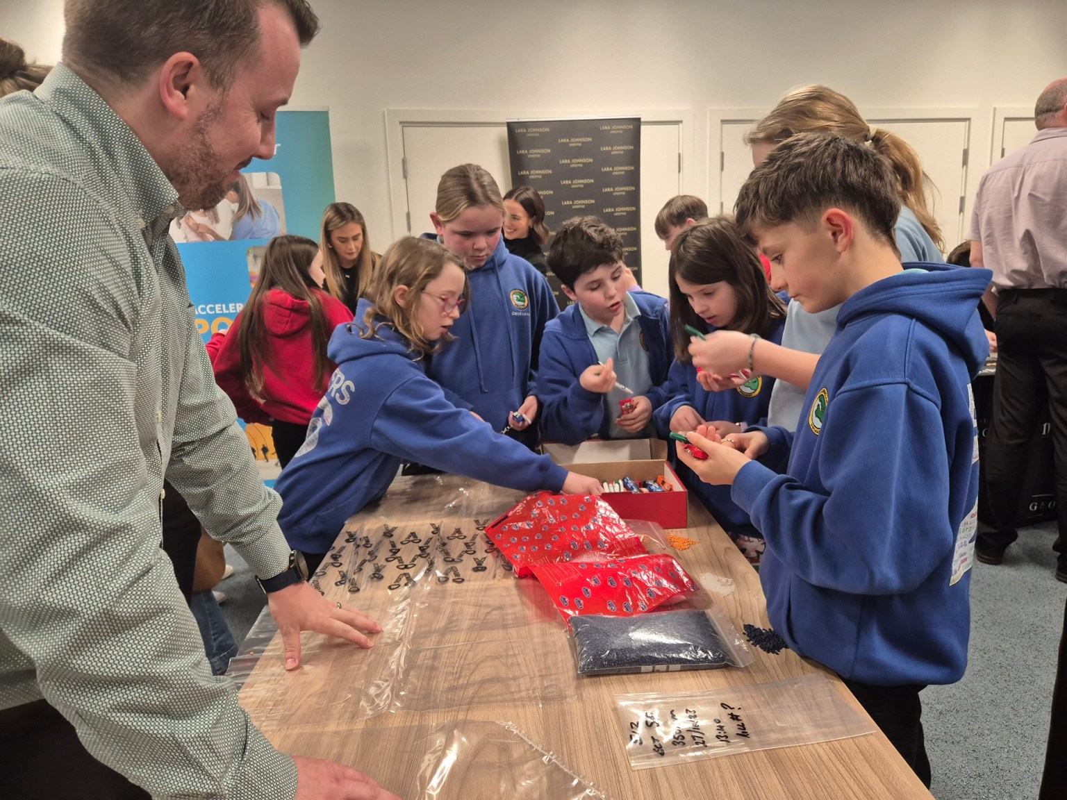 Llanrhidian Primary School pupils engaging in activities at the Swansea Pledge launch event held at Y Storfa.