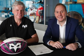 Lance Bradley, Ospreys CEO, and Cllr Rob Stewart at St Helen’s for the lease‑signing agreement relating to the Ospreys’ future in Swansea.