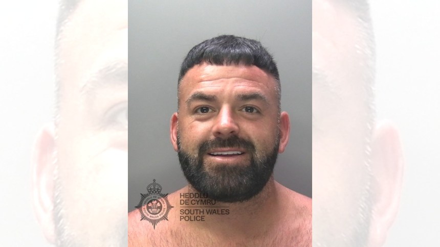 Police custody image of Gavin Jones, 37, from Townhill, who has been jailed for drug dealing and driving while disqualified.