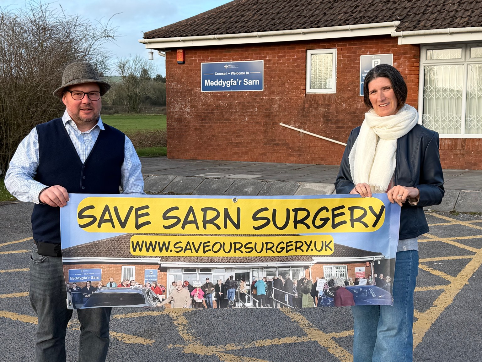 Independent Senedd Candidate, Carl Peters-Bond with Meddygfa'r Sarn campaign organiser Clare Treharne