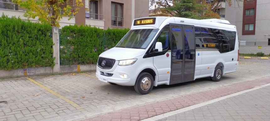 An Islesbus minibus