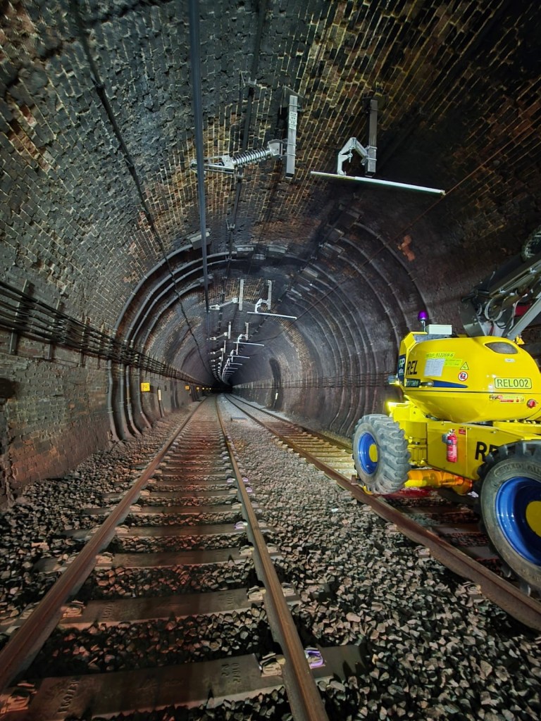 Engineers working inside the Severn Tunnel
(Image: Network Rail)