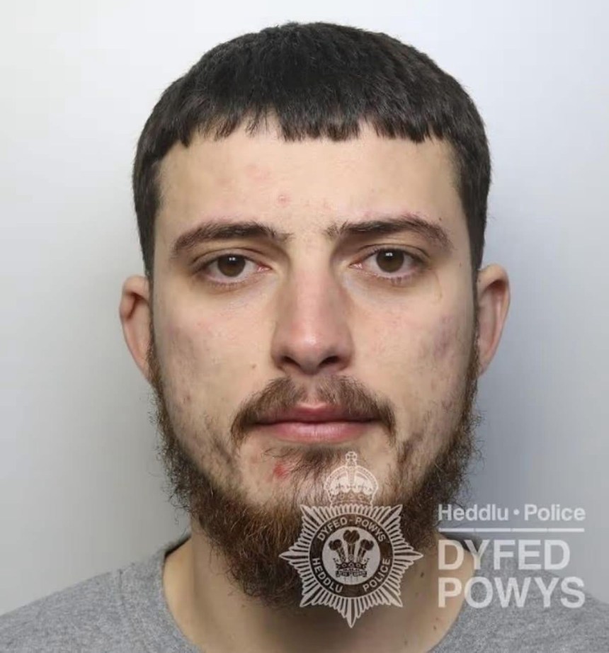 Police custody photograph of Mateo Allmunca