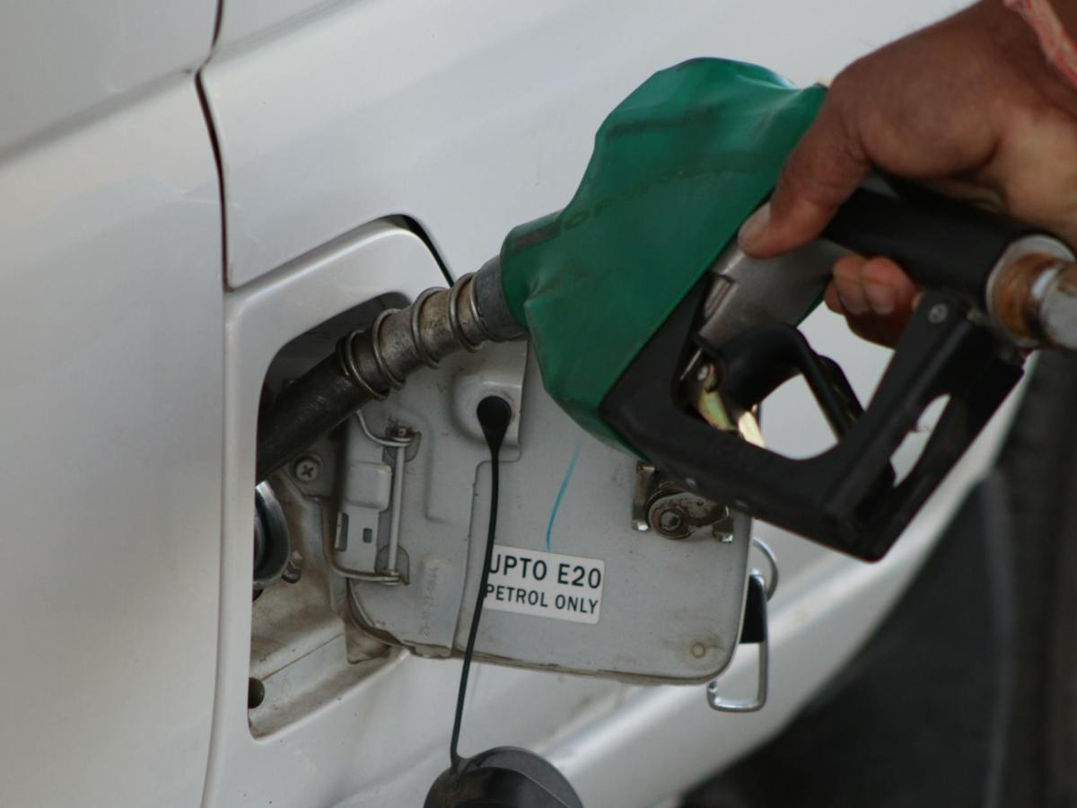 Drivers to get reprieve as Rachel Reeves set to scrap planned 5p fuel duty rise — as pump prices soar in wake of Iran war