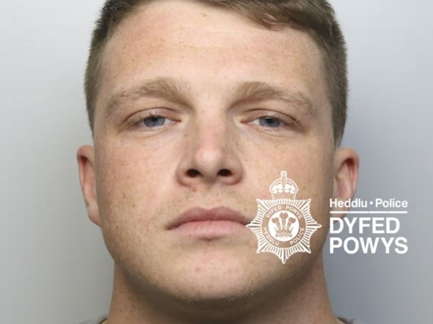 Police custody photograph of Brooklyn Thomas