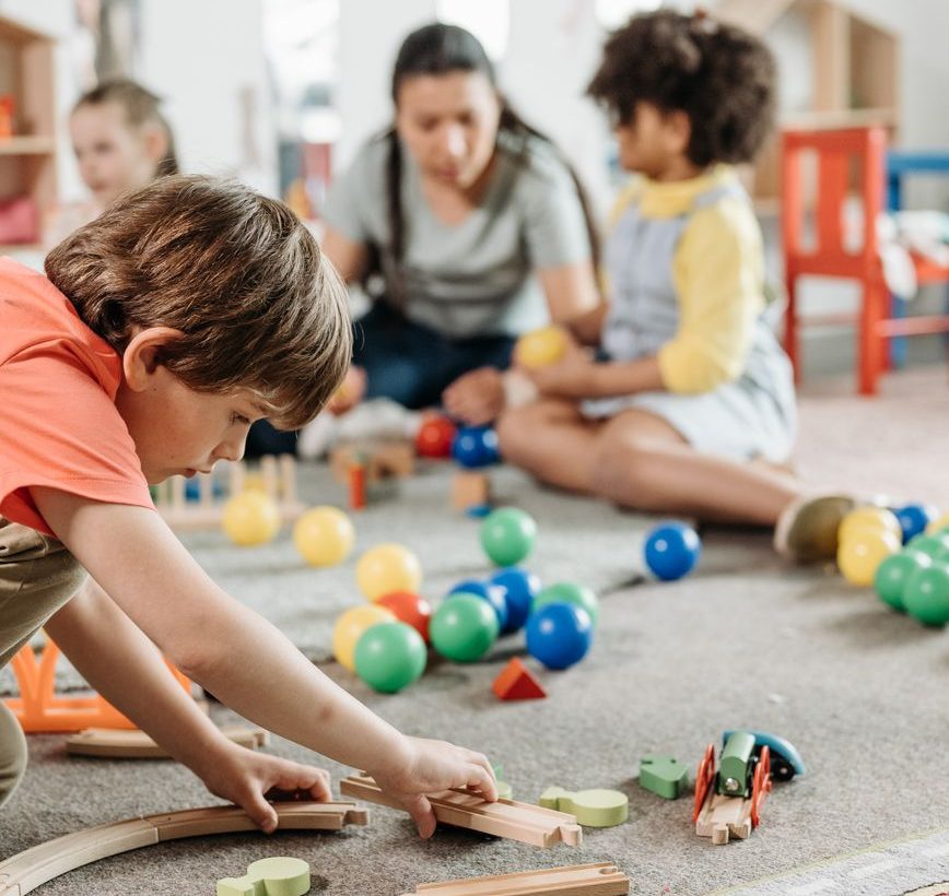 kids playing in the room