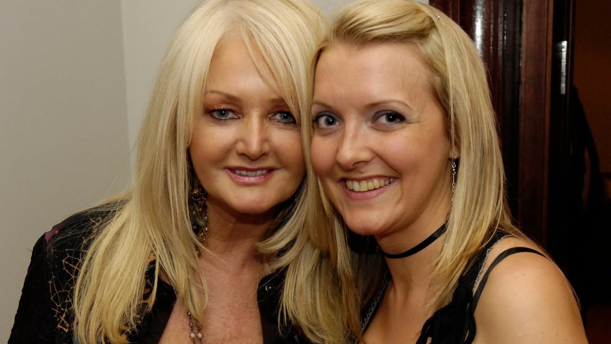 Bonnie Tyler and radio presenter Siany Martin smiling together