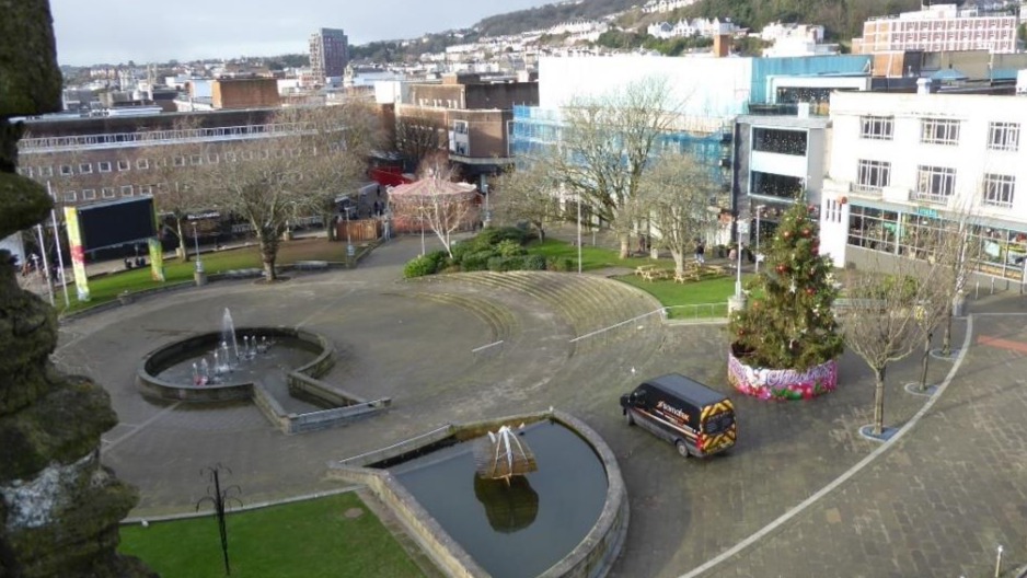Castle Square before redevelopment, seen from above, with its two fountains, amphitheatre steps and a Christmas tree