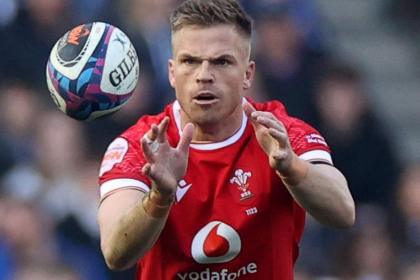 Scarlets fly-half Gareth Anscombe
