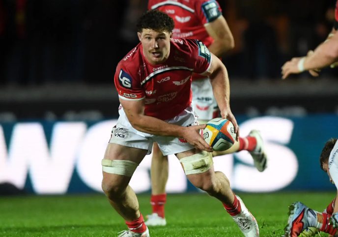 Scarlets number eight Fletcher Anderson