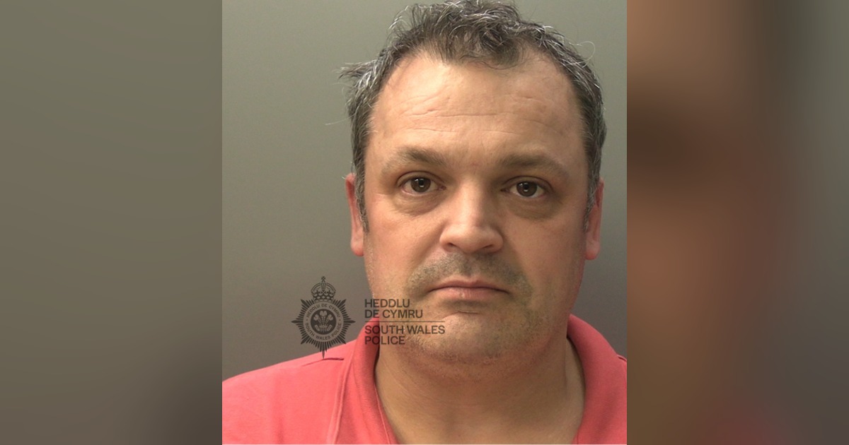 Custody photograph of Gavin Bennett